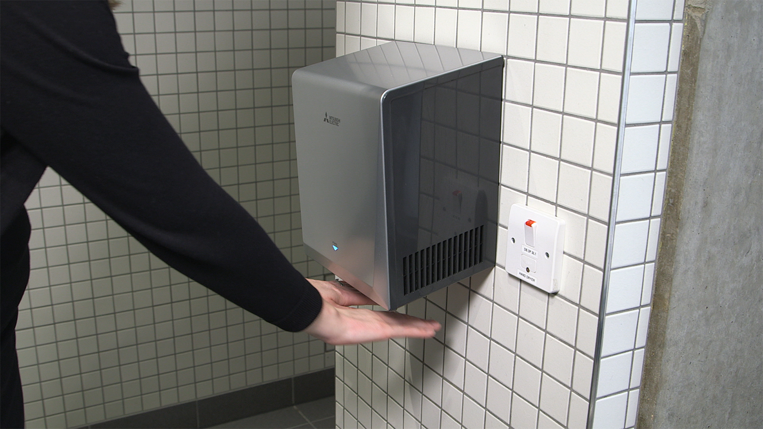 Mitsubishi Electric’s Jet Towel Smart hand dryers helped create a pleasant working and studying space whilst contributing to optimising the building’s energy efficiency [Source: Mitsubishi Electric Europe B.V.]