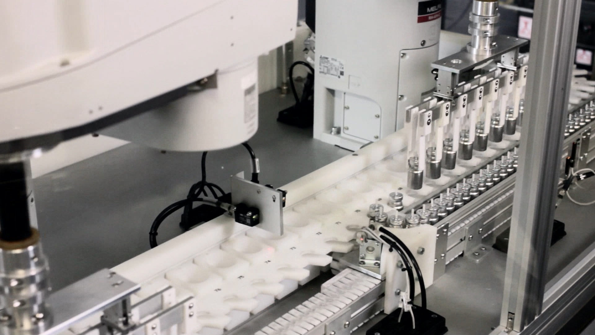 Robots bring greater reliability, consistency and precision to the pharmaceutical laboratory, completing repetitive tasks with great accuracy and helping to protect sterile environments from contamination.