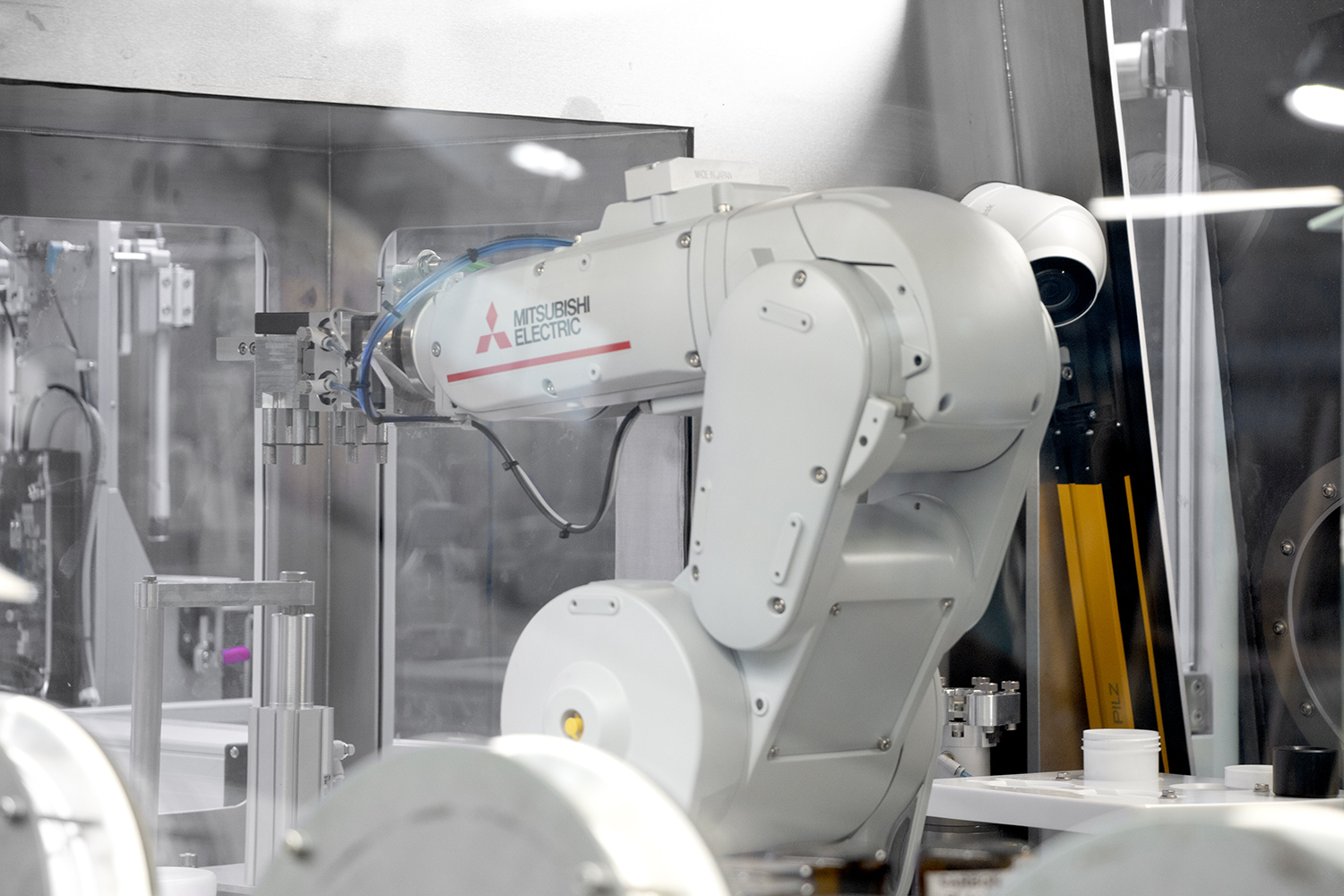 The MELFA RV-series robotic arms can increase productivity by 5-10 times by handling samples quickly and by supporting continuous operations, processing out of hours and during weekends. [Source: Labman Automation Ltd]