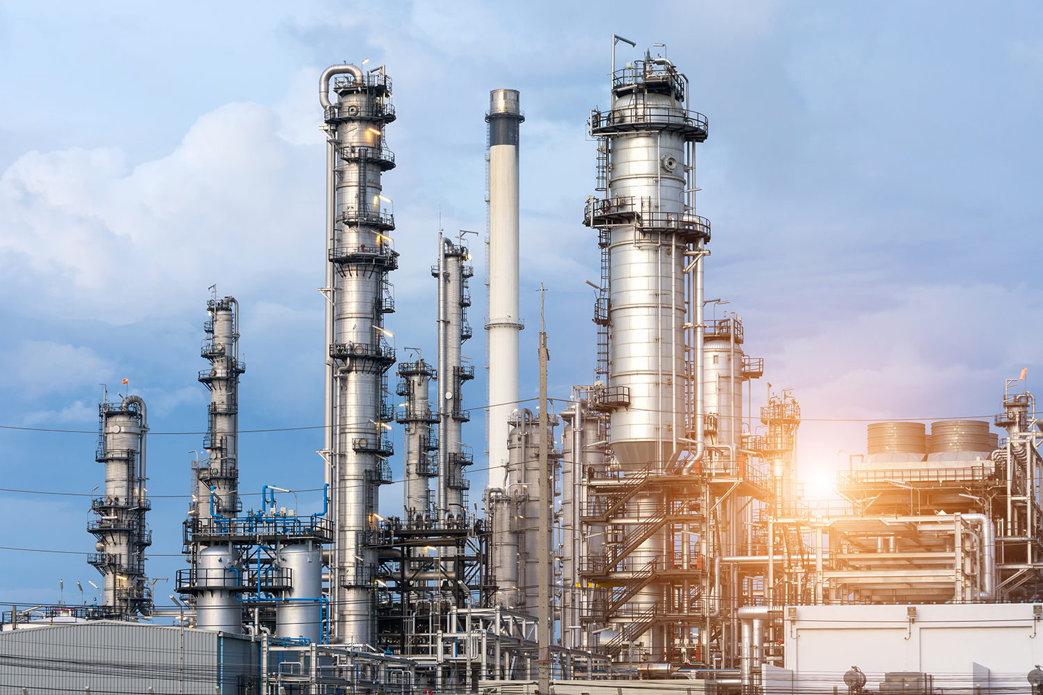 One of the largest oil refineries on the island of Java, Indonesia, relied on the specialist knowledge of Sulzer to refurbish and modernize eight diesel pumps. (Image Source: shutterstock_661752580)