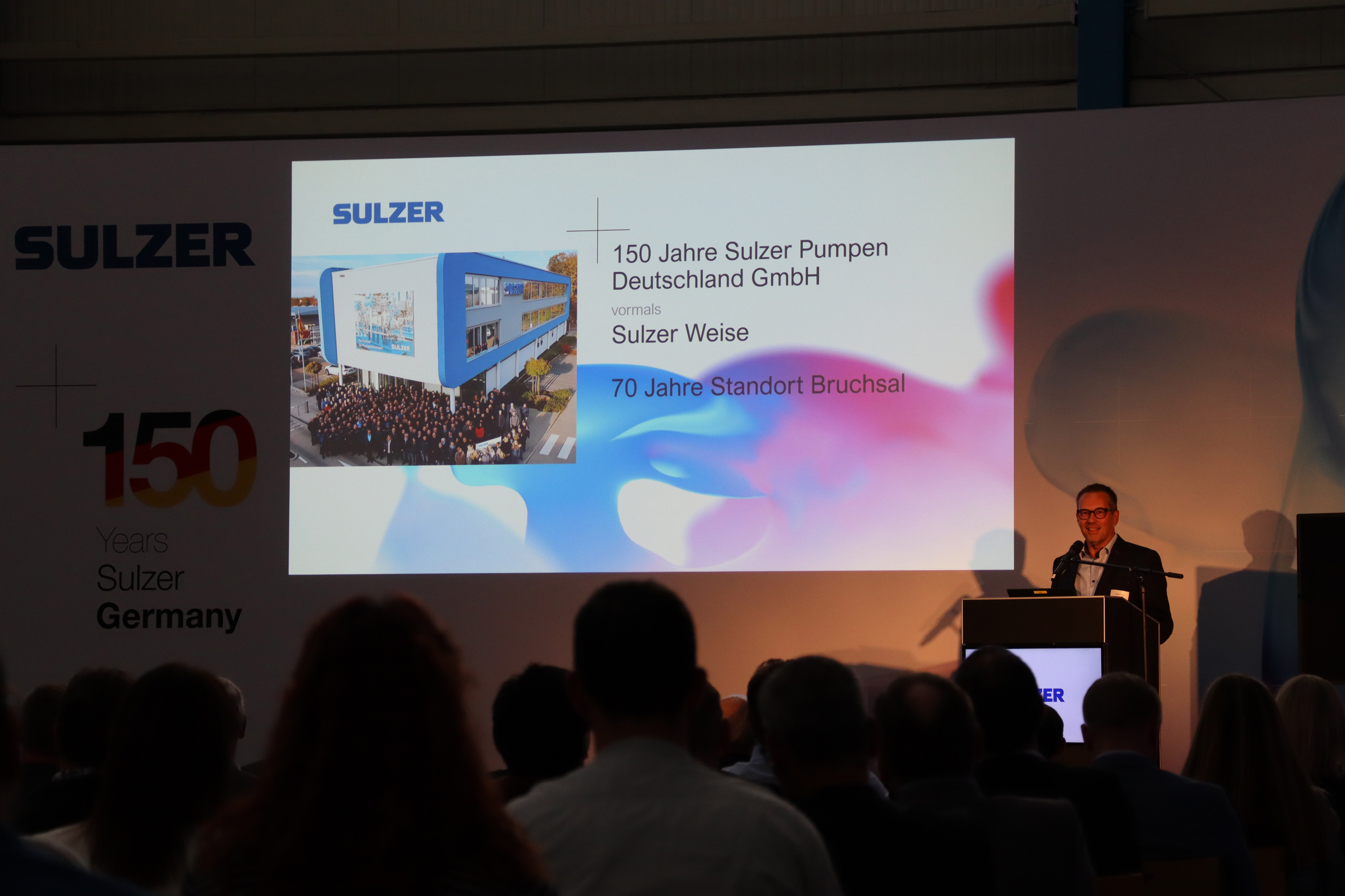David Pistor, Managing Director at Sulzer Pumpen GmbH, gave a presentation to local dignitaries and colleagues