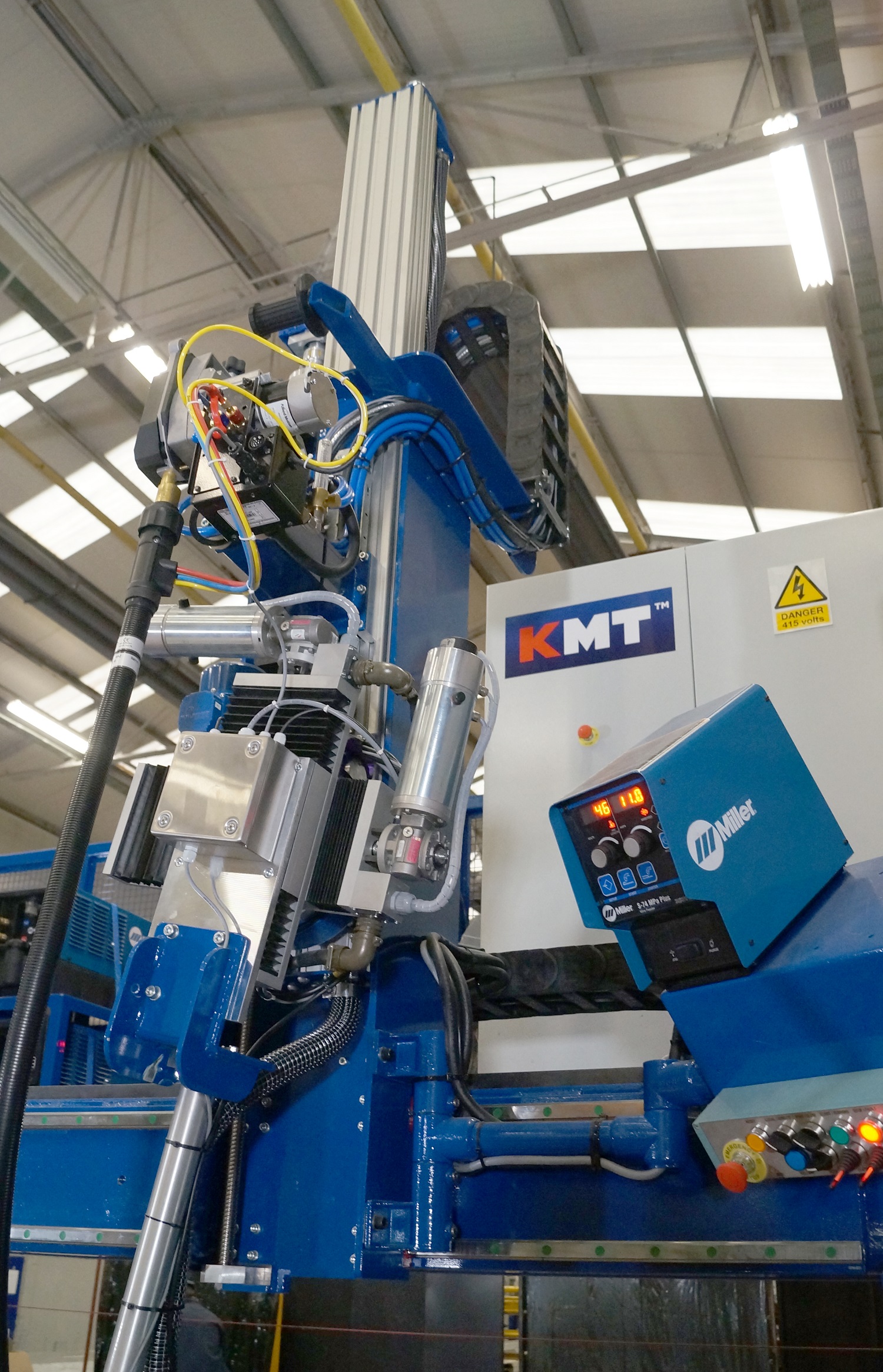 Bombardier required a new welding gantry that closely matched those already operational on-site.