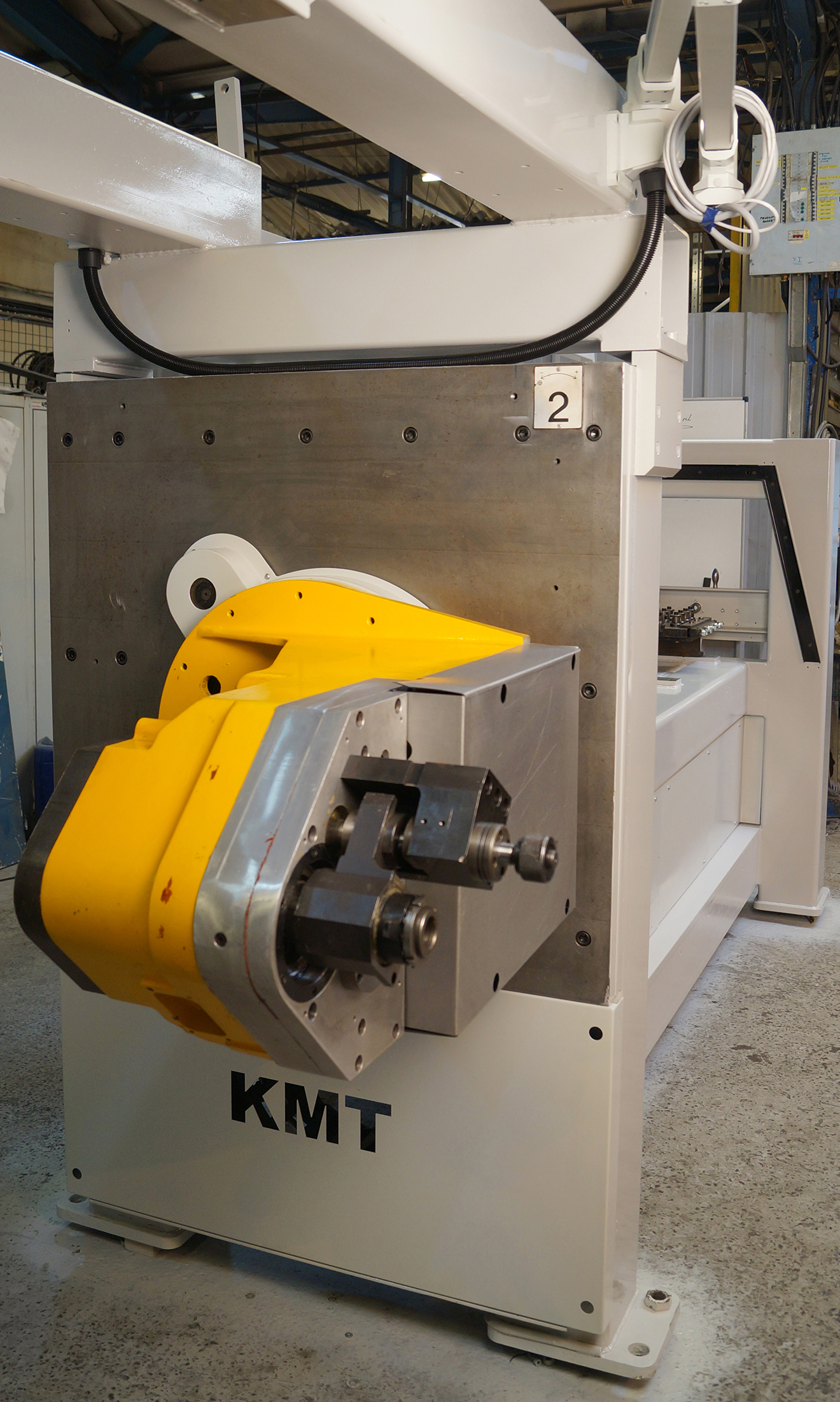 KM Tools delivered a renewed CNC wire-bending machine to a customer within 10 weeks.