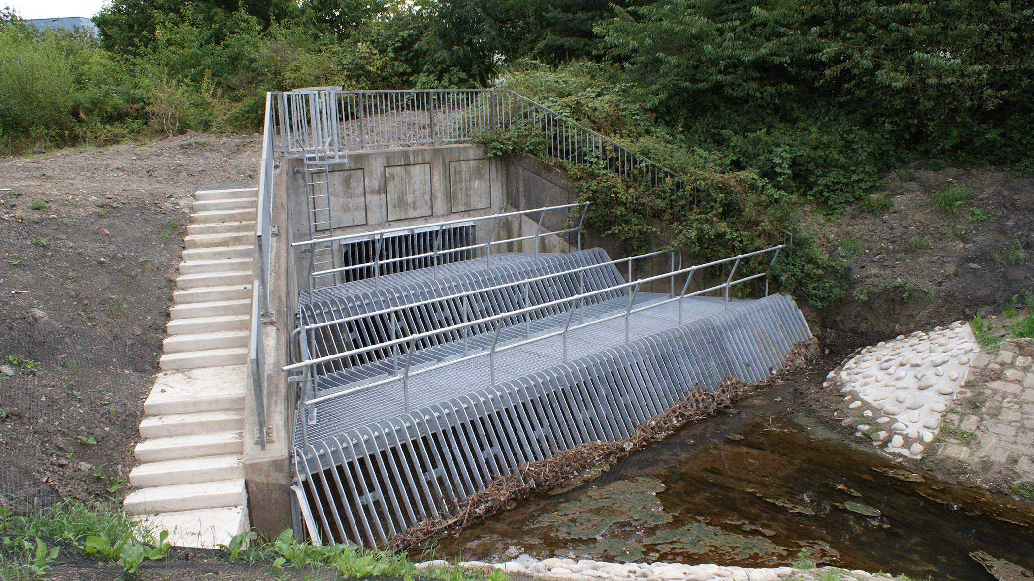 ECS Engineering Services has been contracted to upgrade over 70 trash screen sites located in the South Downs and the Solent for the Environment Agency.