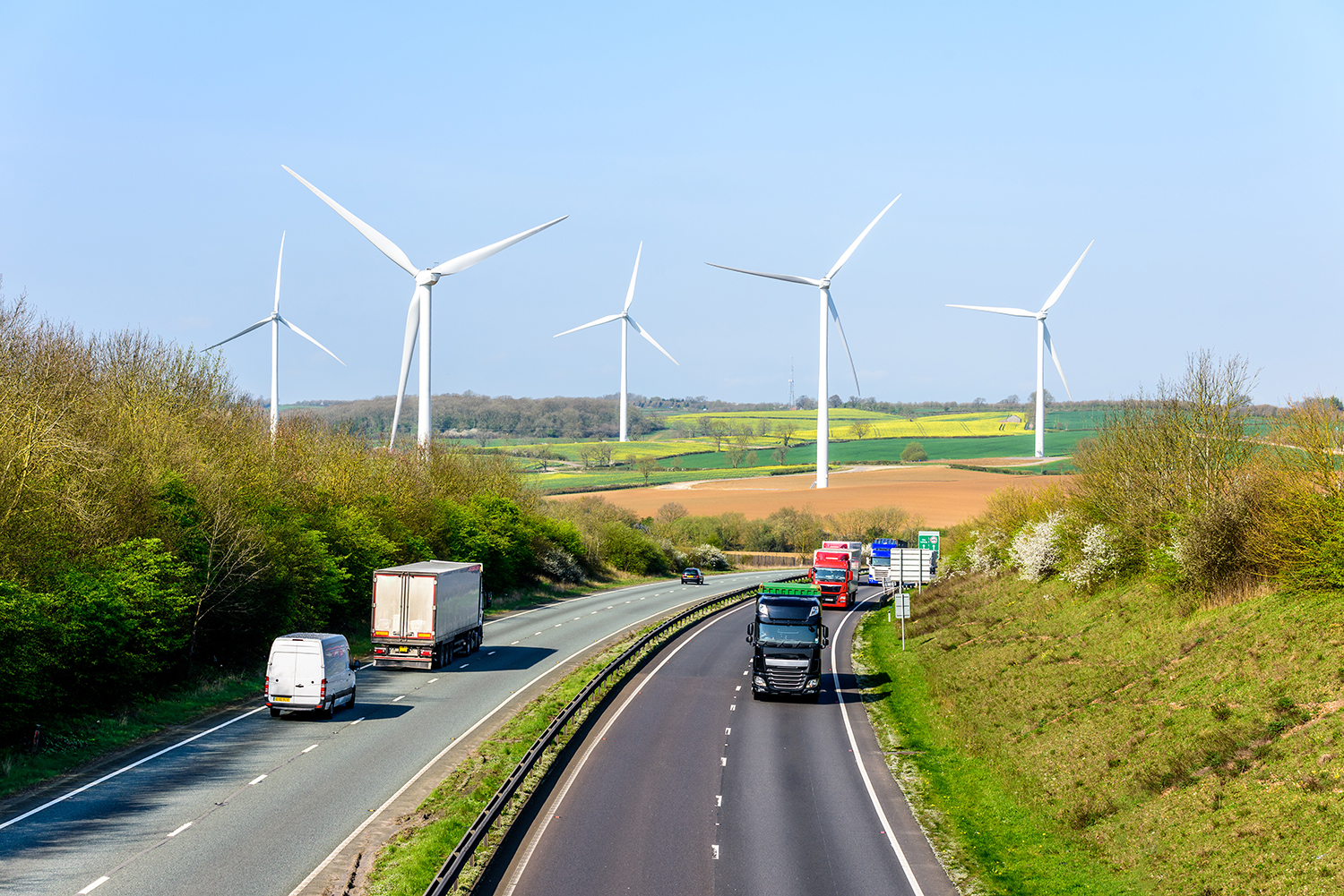Large onshore wind turbines rely on yaw brakes to keep their blades facing into the wind. (Image Source: AdobeStock_147397787)