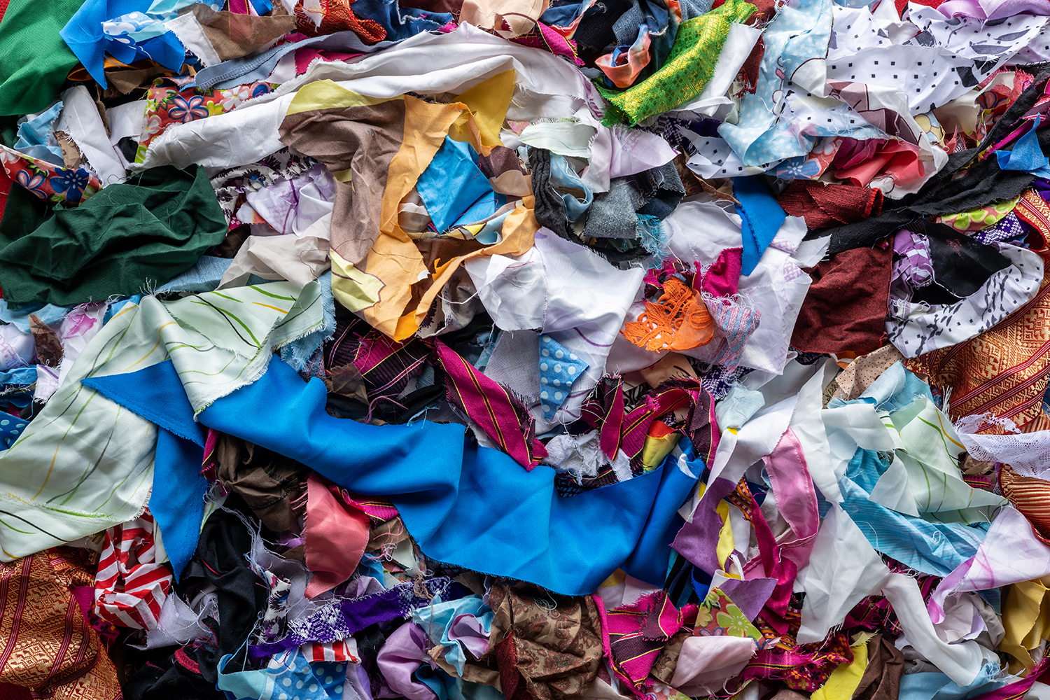 This collaboration is pioneering the design of a fully integrated, automating sorting and pre-processing facility to turn non-reusable textiles into feedstock for fibre-to-fibre recycling processes in the UK.