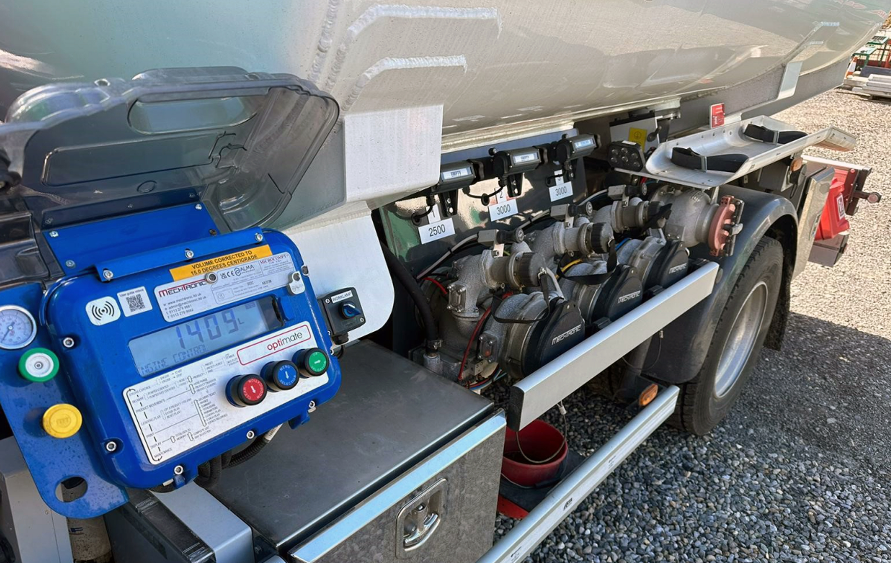 : MechTronic’s truck-mounted fuel delivery systems comprise a variety of electronic components.