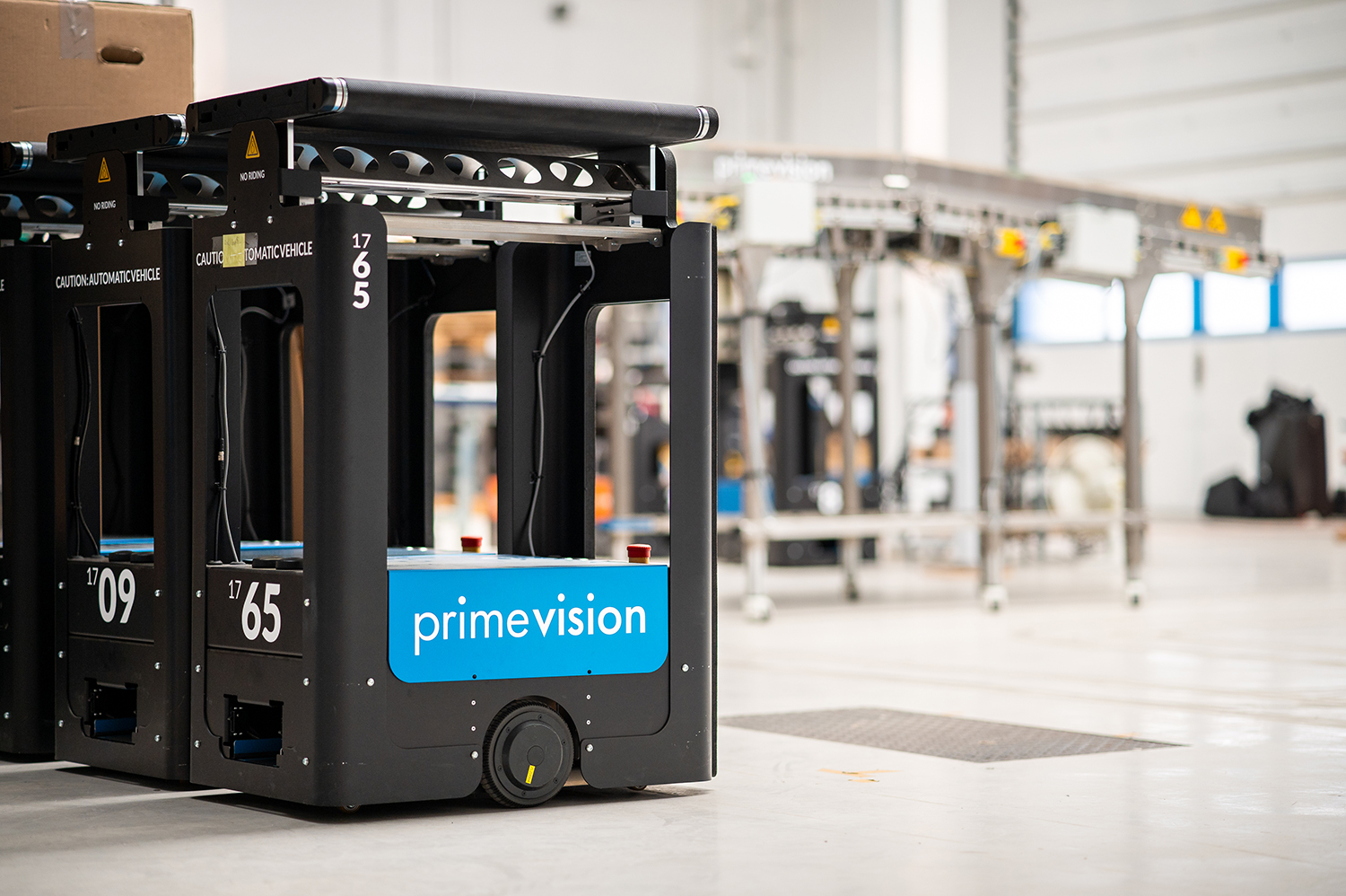 Prime Vision robots provide a scalable solution that is ideal for moving items to different areas during the sorting process.