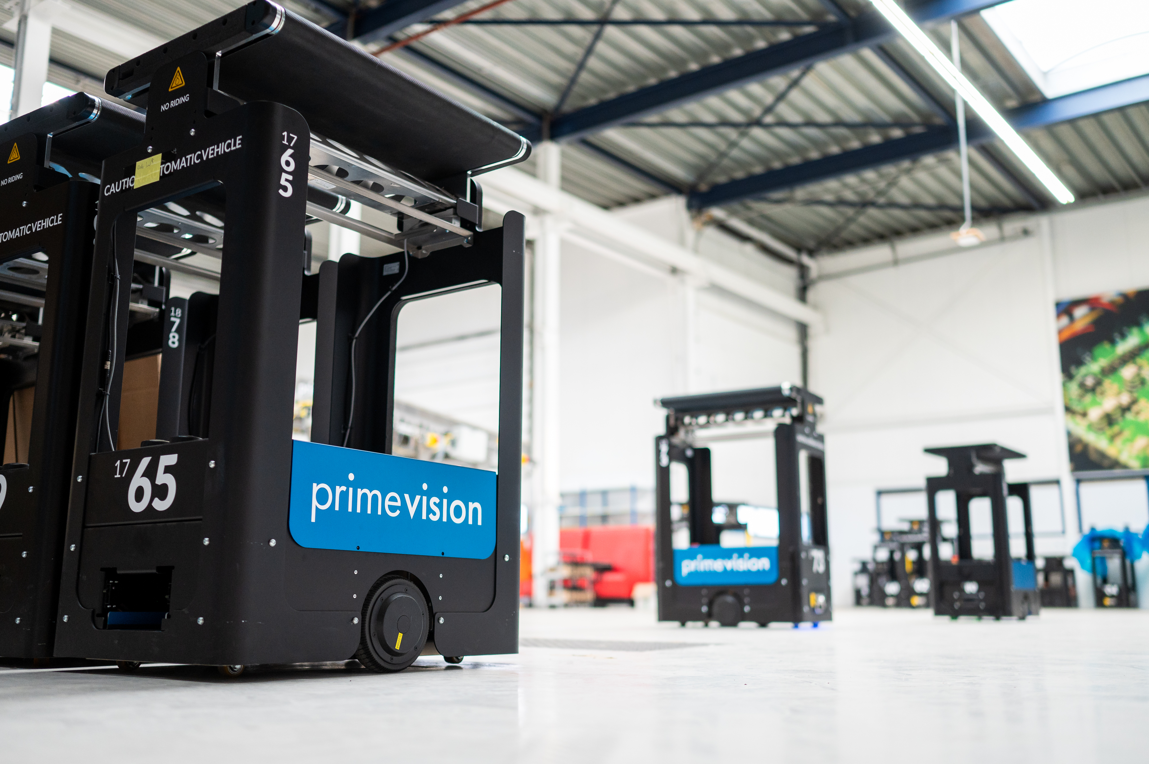 Completely flexible, Robots can accommodate sorting parcels to more or less drivers without any of the restrictions of fixed infrastructure.